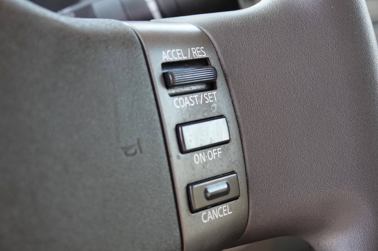 Used 2004 Nissan Titan XE w/ (PRF) Preferred Pkg AWD/4WD image 70