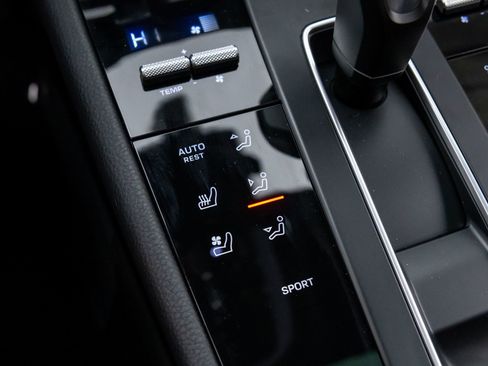 New 2026 Porsche Macan image 26