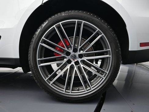 New 2026 Porsche Macan S image 26