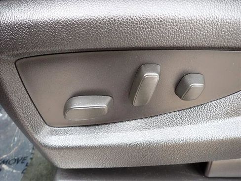 Used 2015 Chevrolet Suburban LT AWD/4WD image 15