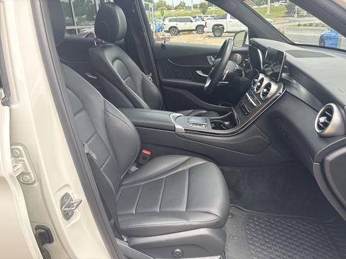 Used 2021 Mercedes-Benz GLC 300 4MATIC image 33