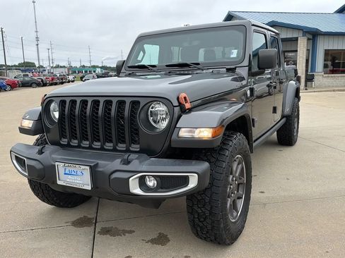 Used 2021 Jeep Gladiator Overland w/ Popular Equipment Package AWD/4WD image 2