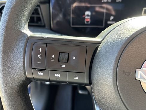 Used 2025 Nissan Kicks SV w/ Illumination Package image 12