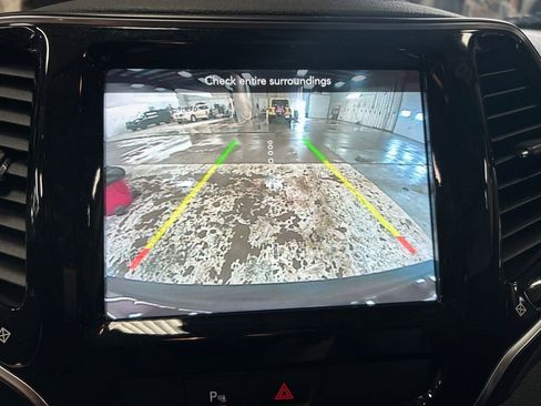 Used 2020 Jeep Cherokee Limited image 22