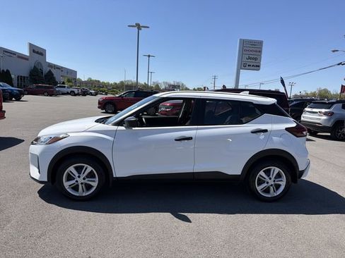 Used 2023 Nissan Kicks S FWD image 10