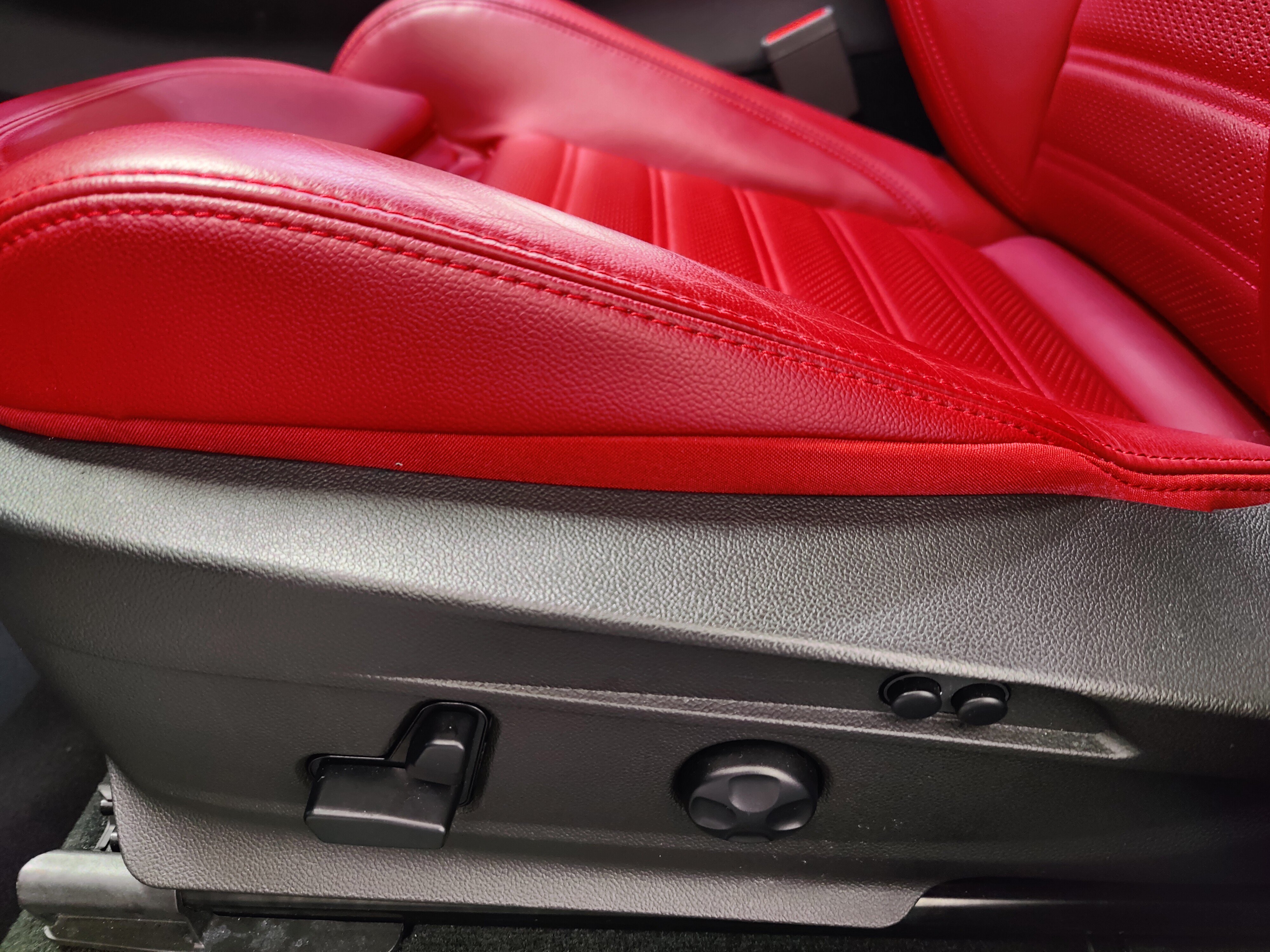 Certified 2024 Alfa Romeo Stelvio Veloce AWD/4WD image 16