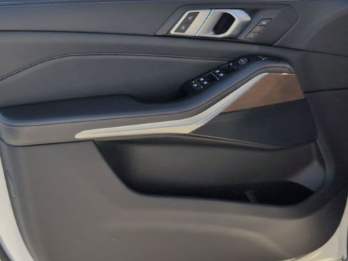 Used 2020 BMW X5 sDrive40i w/ M Sport Package image 13