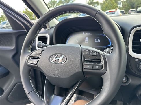 Used 2024 Hyundai Venue Limited image 54