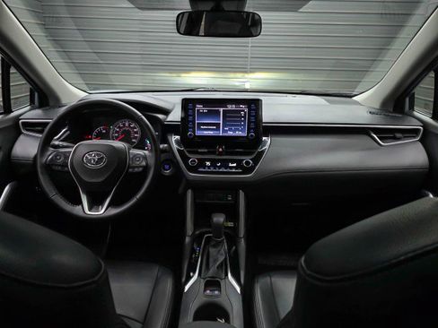 Used 2022 Toyota Corolla Cross LE w/ Moonroof Package AWD/4WD image 11