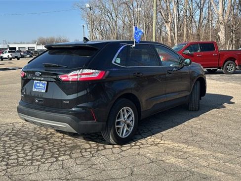 Certified 2023 Ford Edge SEL w/ Convenience Package image 3
