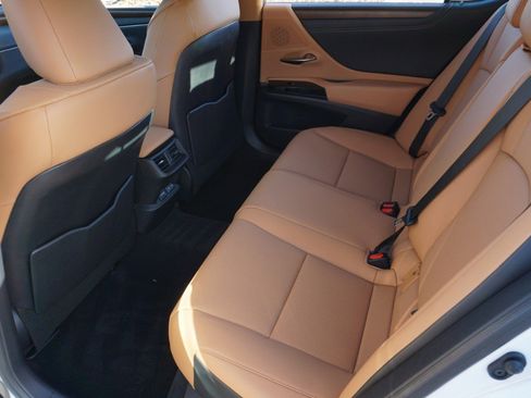 Certified 2024 Lexus ES 350 w/ Premium Package image 30