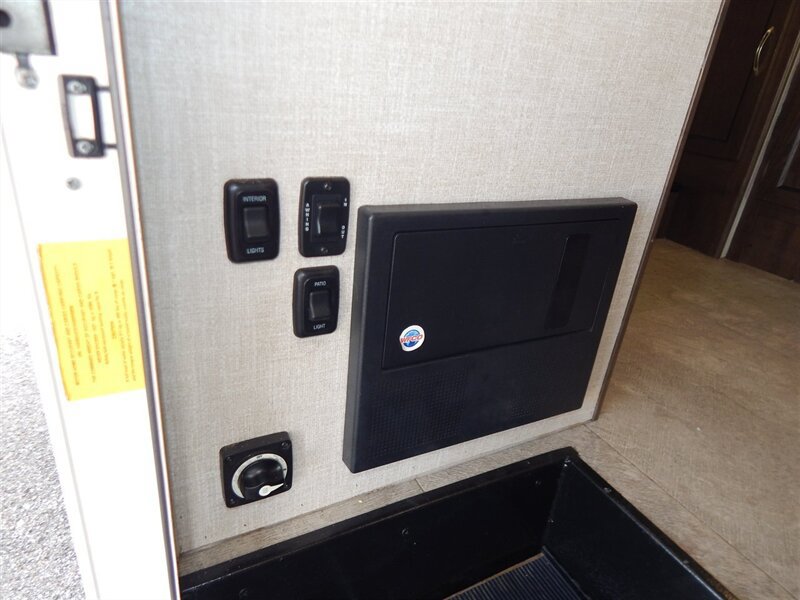 Used 2019 Chevrolet Express 4500 w/ RV Package RWD image 29