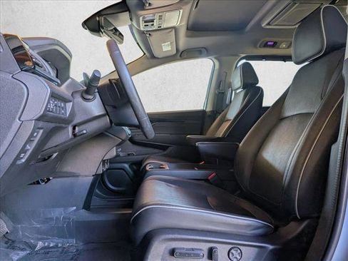 Used 2023 Honda Odyssey Elite image 17