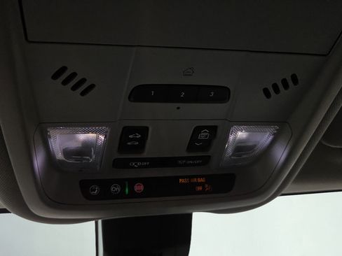 Used 2021 Chevrolet Equinox Premier AWD/4WD image 29