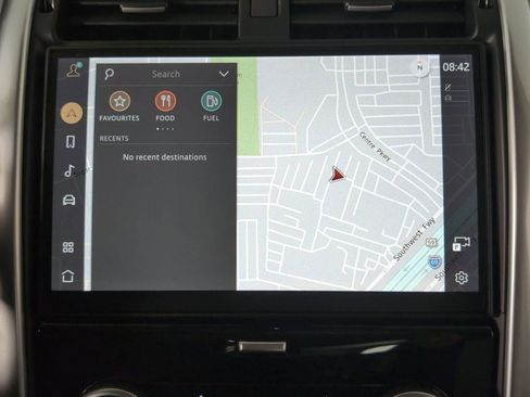 Certified 2025 Land Rover Discovery Dynamic SE image 25