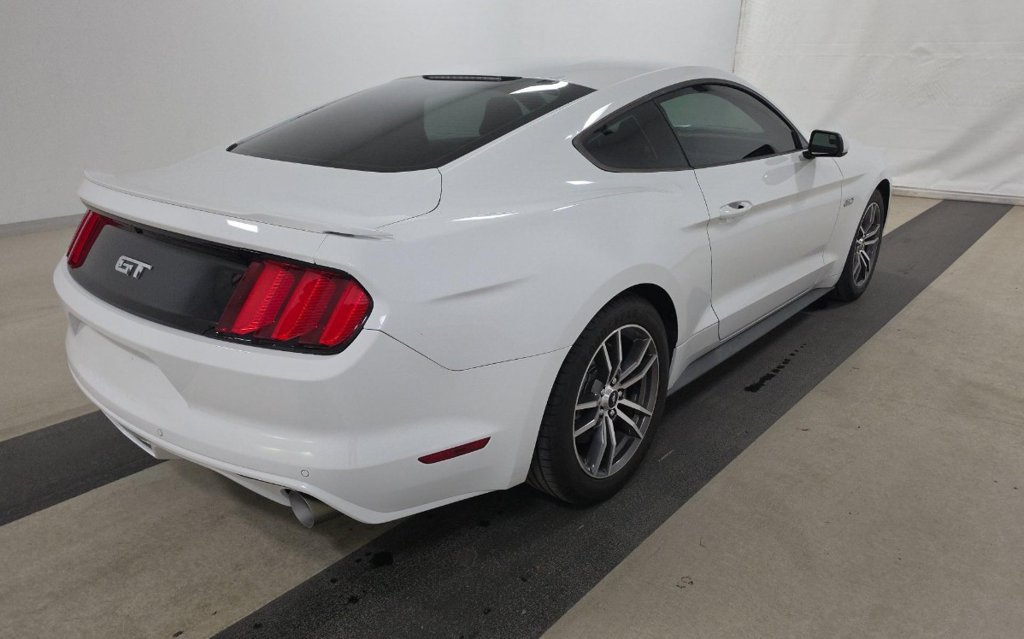 Used 2017 Ford Mustang GT RWD image 4