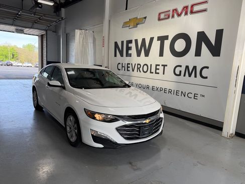 Used 2023 Chevrolet Malibu LT w/ Driver Confidence Package image 2