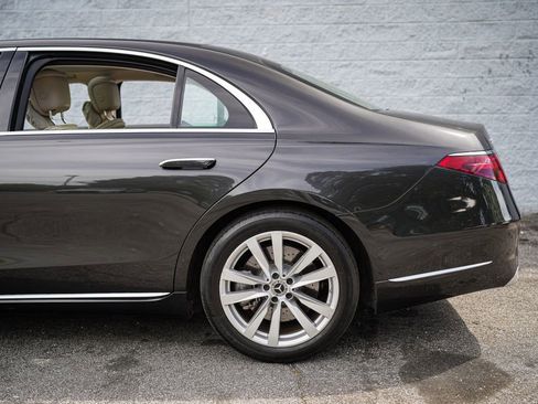 Used 2022 Mercedes-Benz S 500 4MATIC image 12