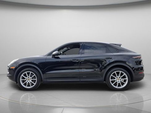 Used 2022 Porsche Cayenne Coupe w/ Premium Package AWD/4WD image 3