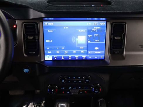 Used 2022 Ford Bronco Outer Banks AWD/4WD image 10