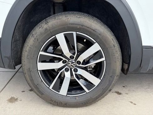 Used 2023 Volkswagen Atlas SE image 7