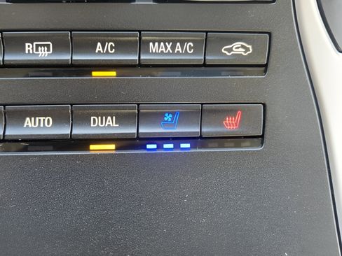 Used 2020 Lincoln Nautilus Reserve w/ Equipment Group 202A image 25