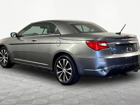 Used 2011 Chrysler 200 S FWD image 4