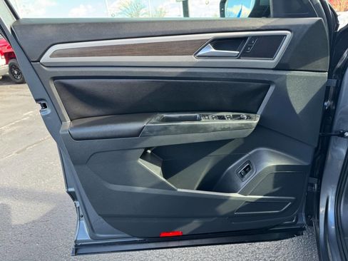 Used 2018 Volkswagen Atlas SE image 15
