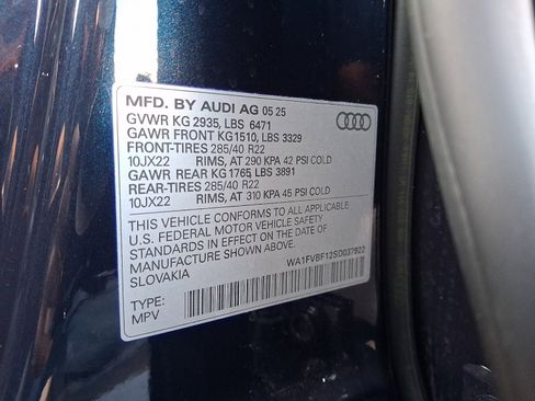 Used 2025 Audi Q8 Prestige w/ Prestige Package image 29