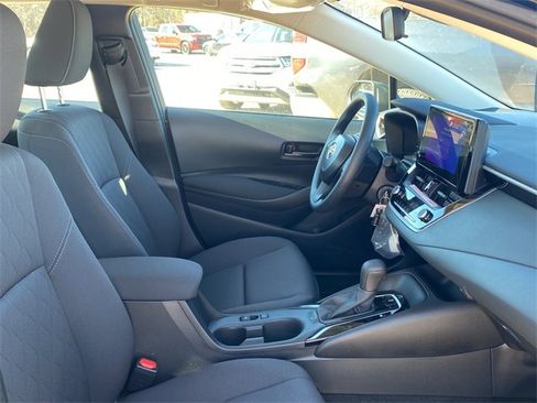 Used 2025 Toyota Corolla LE image 11