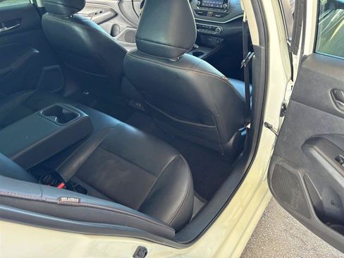 Used 2019 Nissan Altima 2.5 SR FWD image 12
