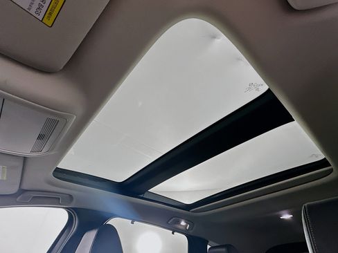 Used 2024 MAZDA CX-90 Plug-In Hybrid w/ Premium Pkg image 26