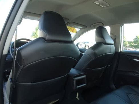 Certified 2022 Toyota Camry SE image 21