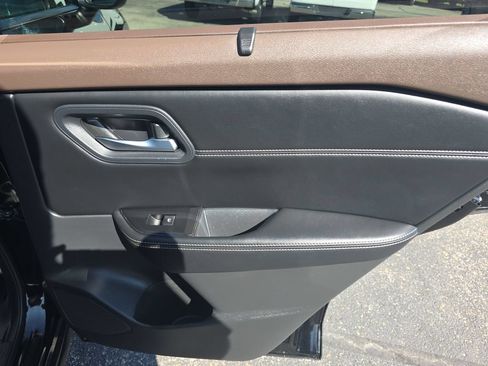 Used 2023 Nissan Rogue SV w/ SV Premium B Package AWD/4WD image 16