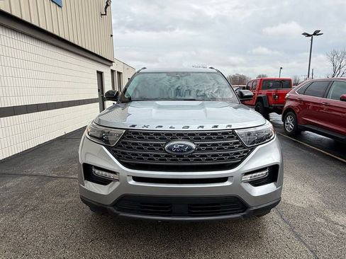 Used 2023 Ford Explorer XLT w/ Equipment Group 202A image 2