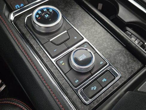 Used 2023 Ford Expedition Limited image 26