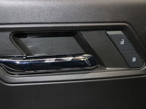 Used 2024 Chevrolet Colorado Z71 w/ Z71 Convenience Package 2 image 38