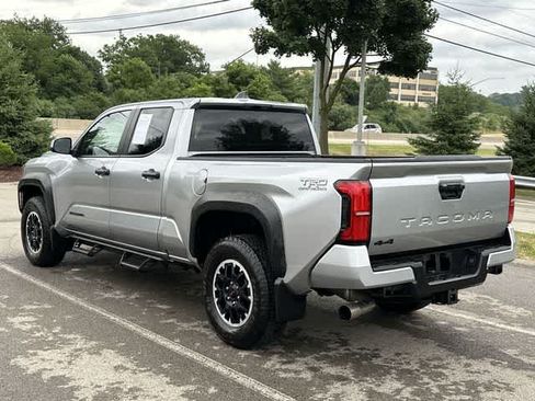 Used 2025 Toyota Tacoma TRD Off-Road AWD/4WD image 21