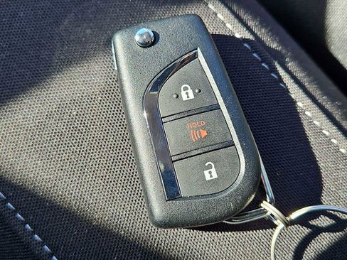 Used 2018 Toyota Corolla iM image 34