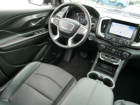 Used 2023 GMC Terrain SLT w/ Infotainment Package II AWD/4WD image 9