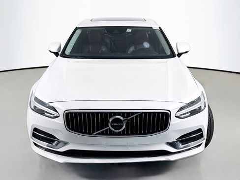 Used 2018 Volvo S90 T6 Inscription w/ Convenience Package image 2