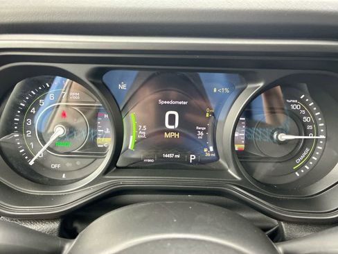 Used 2025 Jeep Wrangler Unlimited Rubicon 4xe w/ Convenience Group AWD/4WD image 12