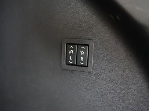 Used 2021 Buick Enclave Premium w/ Surround and Sites Package image 11