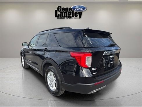 Used 2023 Ford Explorer XLT w/ Equipment Group 202A image 5