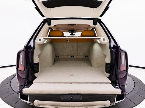 Used 2025 Rolls-Royce Cullinan image 18