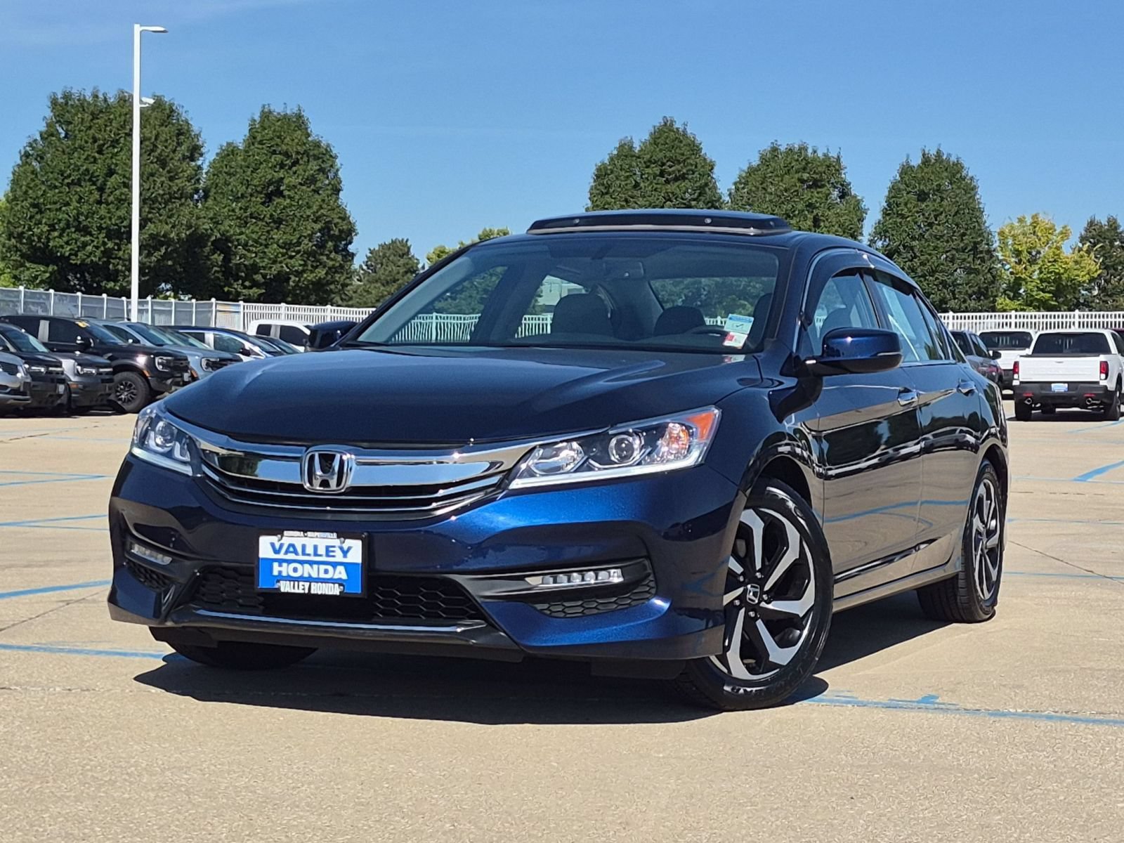 Used 2016 Honda Accord EX-L image 2