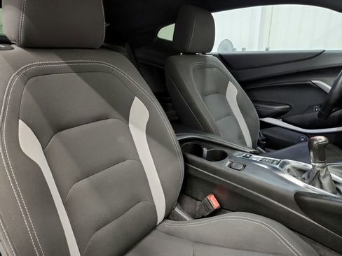 Used 2020 Chevrolet Camaro LT w/ Black Appearance Package RWD image 34