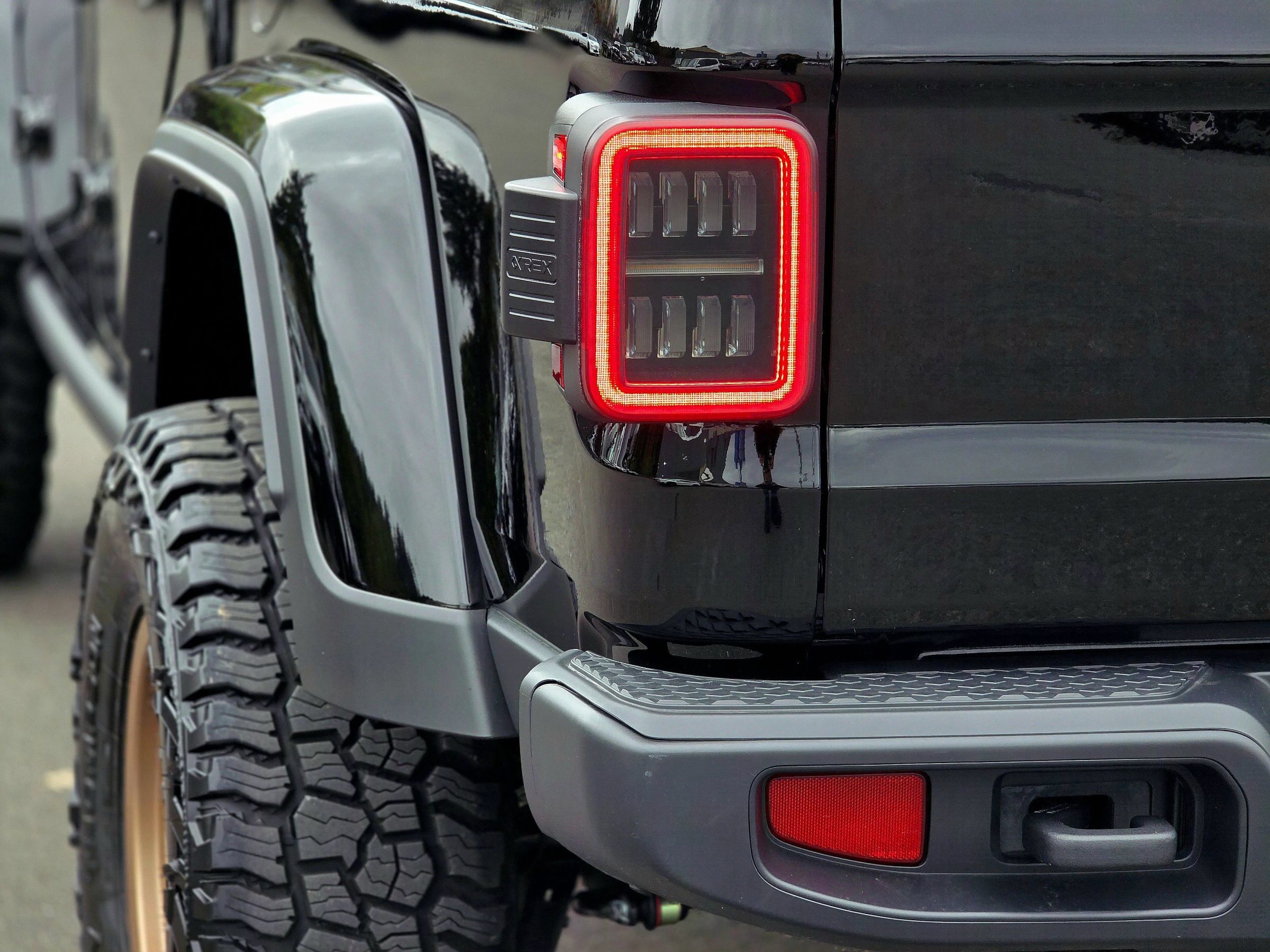 Used 2025 Jeep Gladiator Sport AWD/4WD image 12