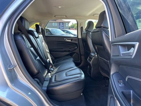 Used 2022 Ford Edge Titanium image 28