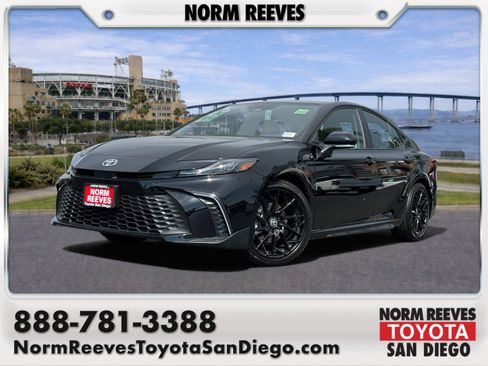 Used 2026 Toyota Camry SE w/ Convenience Package FWD image 1